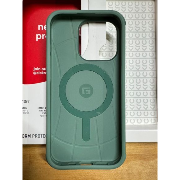 iPhone 15 Pro clckr Carbon case in GREEN with MagSafe Great Phone Case! - Picture 4 of 8